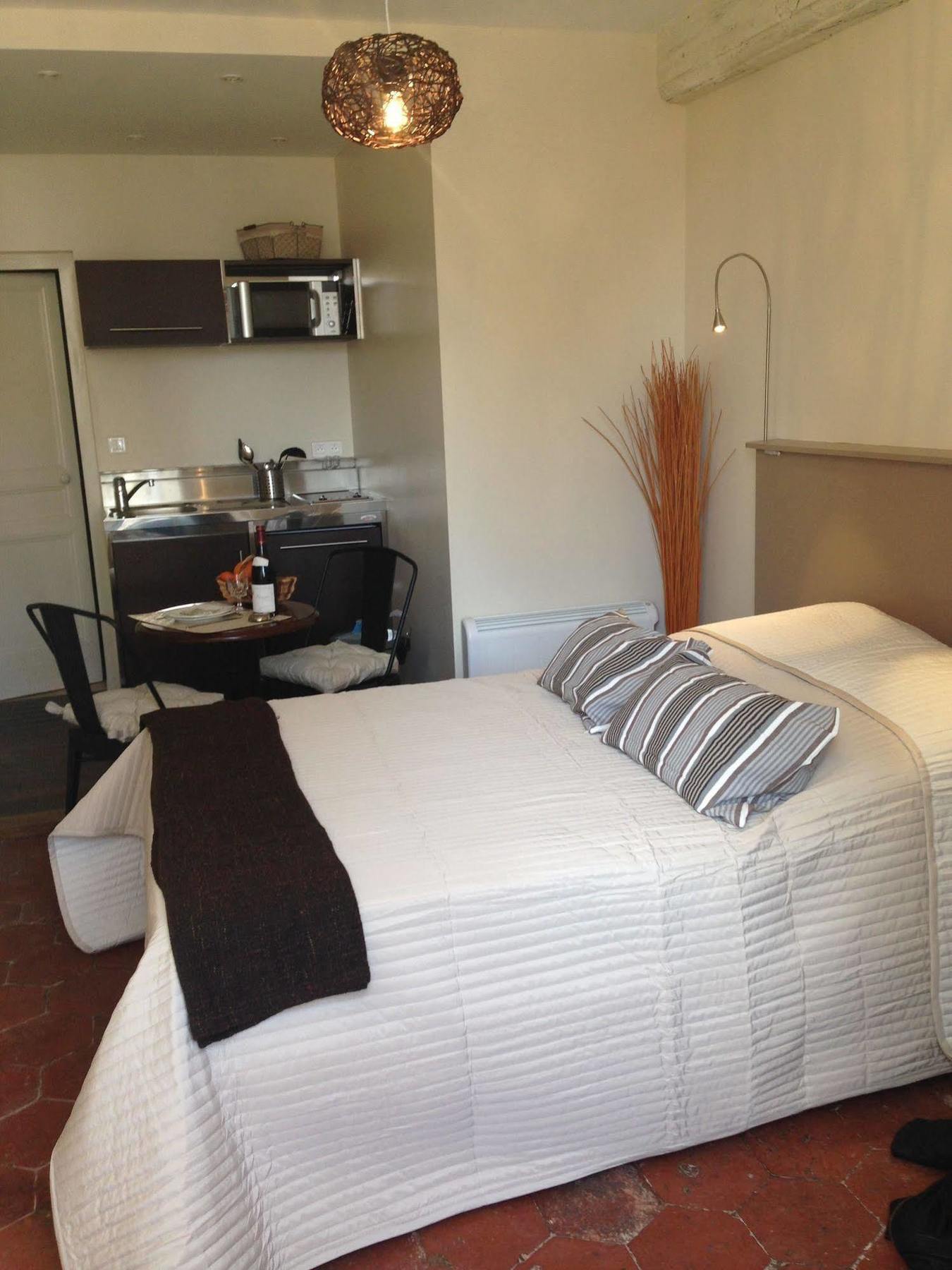 Escapade Apartment โบน ภายนอก รูปภาพ